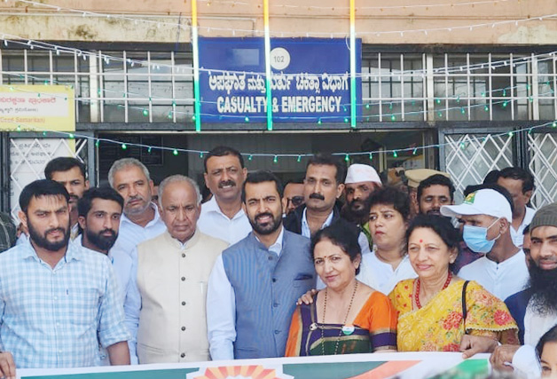 *ಎಐಕೆಎಂಸಿಸಿ ಯಿಂದ ಮಡಿಕೇರಿ ಆಸ್ಪತ್ರೆಯ ರೋಗಿಗಳಿಗೆ ಹಣ್ಣು ಹಂಪಲು ವಿತರಣೆ*