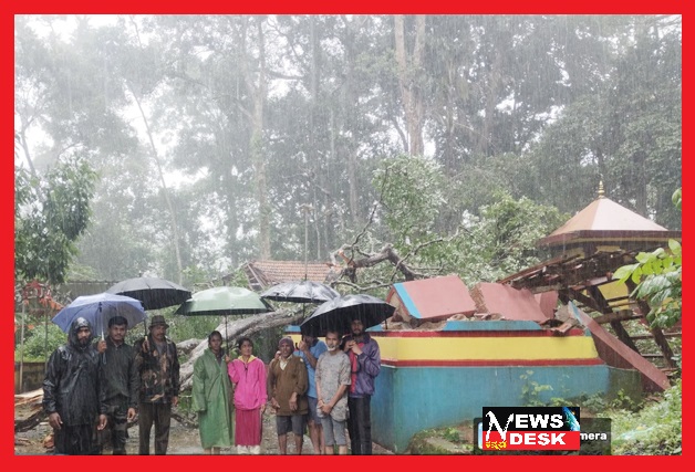 *ಗಾಳಿ ಮಳೆಗೆ ಮರ ಬಿದ್ದು ದೇವಾಲಯಕ್ಕೆ ಹಾನಿ*
